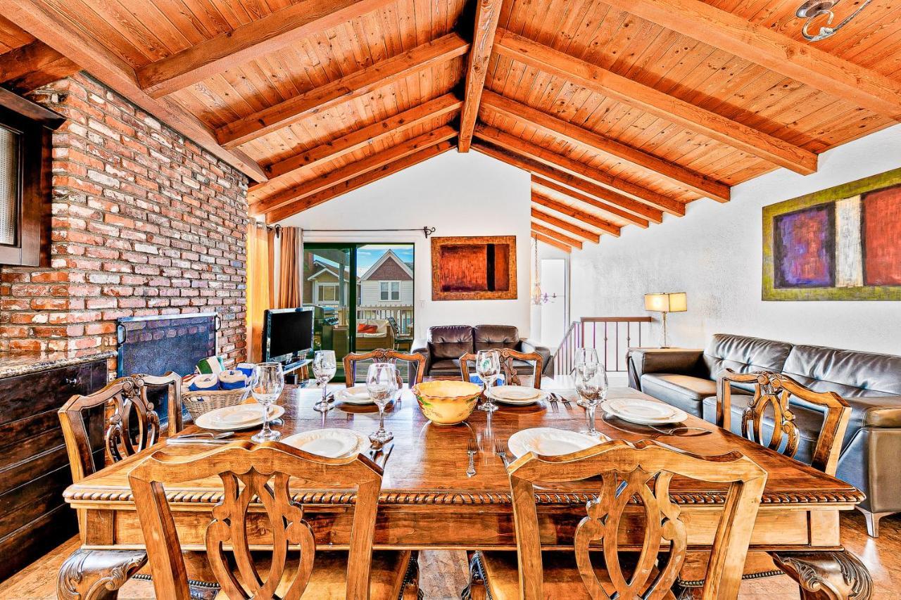 Newport Beachhouse Upper & Lower Units Esterno foto