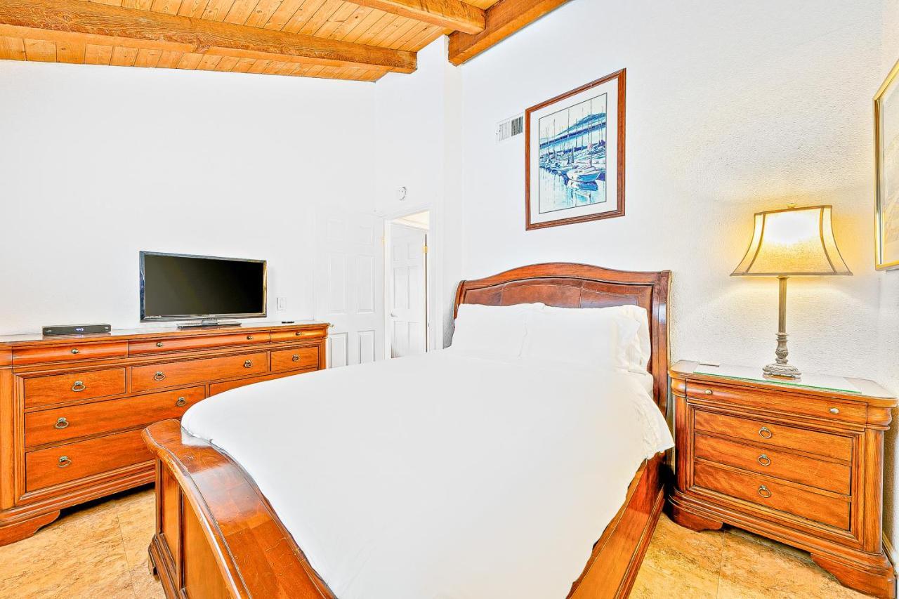 Newport Beachhouse Upper & Lower Units Esterno foto
